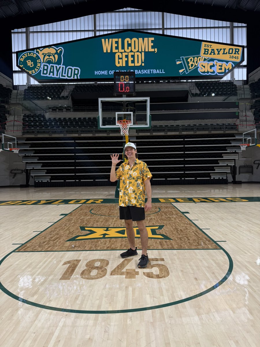 GfedGoCrazy's tweet photo. Last stop of the trip is complete 🐻 https://t.co/cy03T94qPl