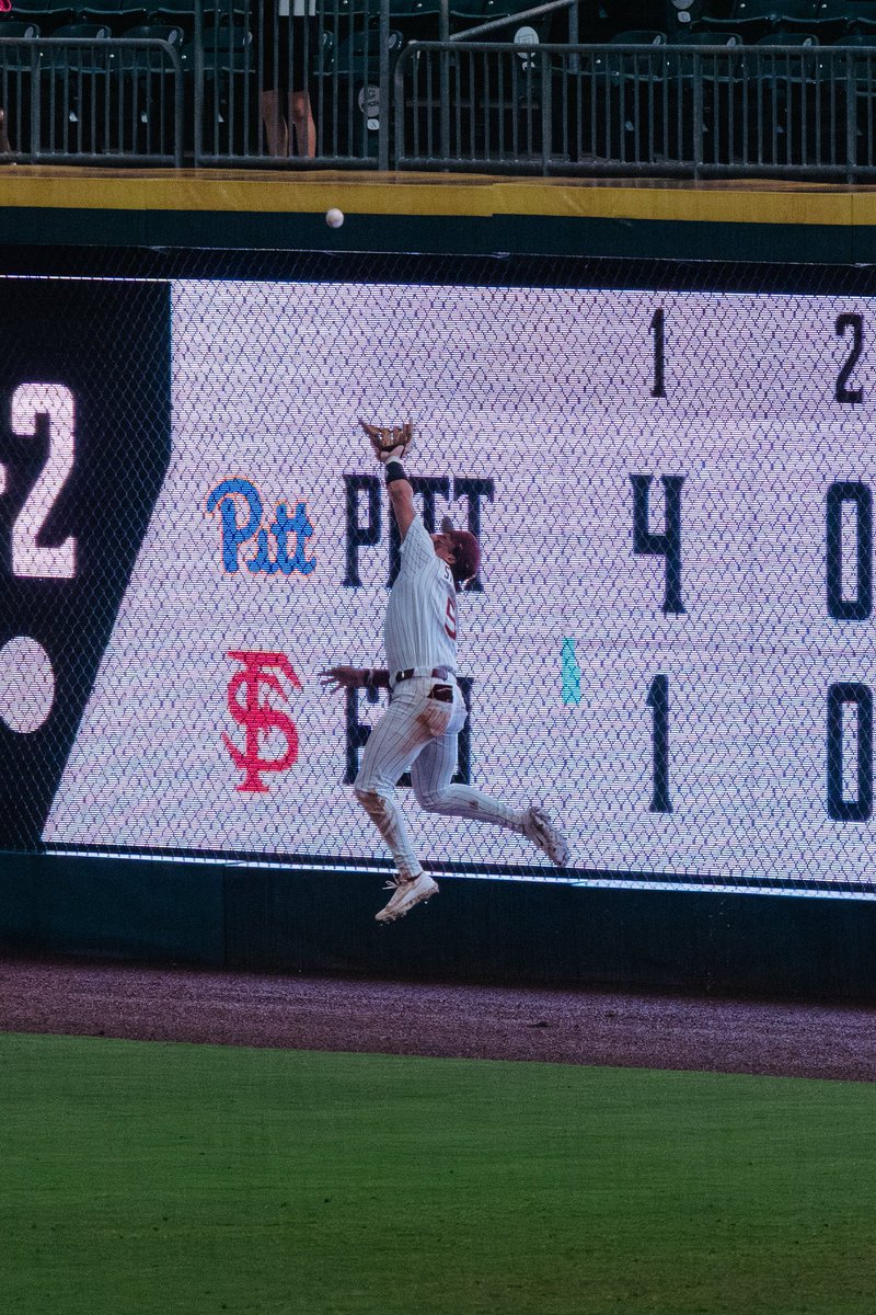 kstuetzer22's tweet photo. When the receiver 🏈 in him comes out in baseball ⚾️ ! Way to go @JStuetzer ! What a catch!!!!  @CoachOSullivan #multisportsmatter https://t.co/9UQhm7yYrj