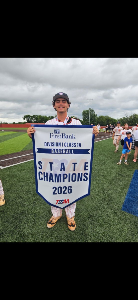 GavinShrad39258's tweet photo. Finished up freshman year of high school baseball as state champs. It’s been a great year and I’m ready to get to work this summer for football. @CoachBBognar @ColemanMinnis @aj_erdely @RaiderRichland @rileywatkins0 @qbc_chattanooga @jaxon_rose8 @BuckFitz @NCEC_Recruiting https://t.co/eMximPFIYp
