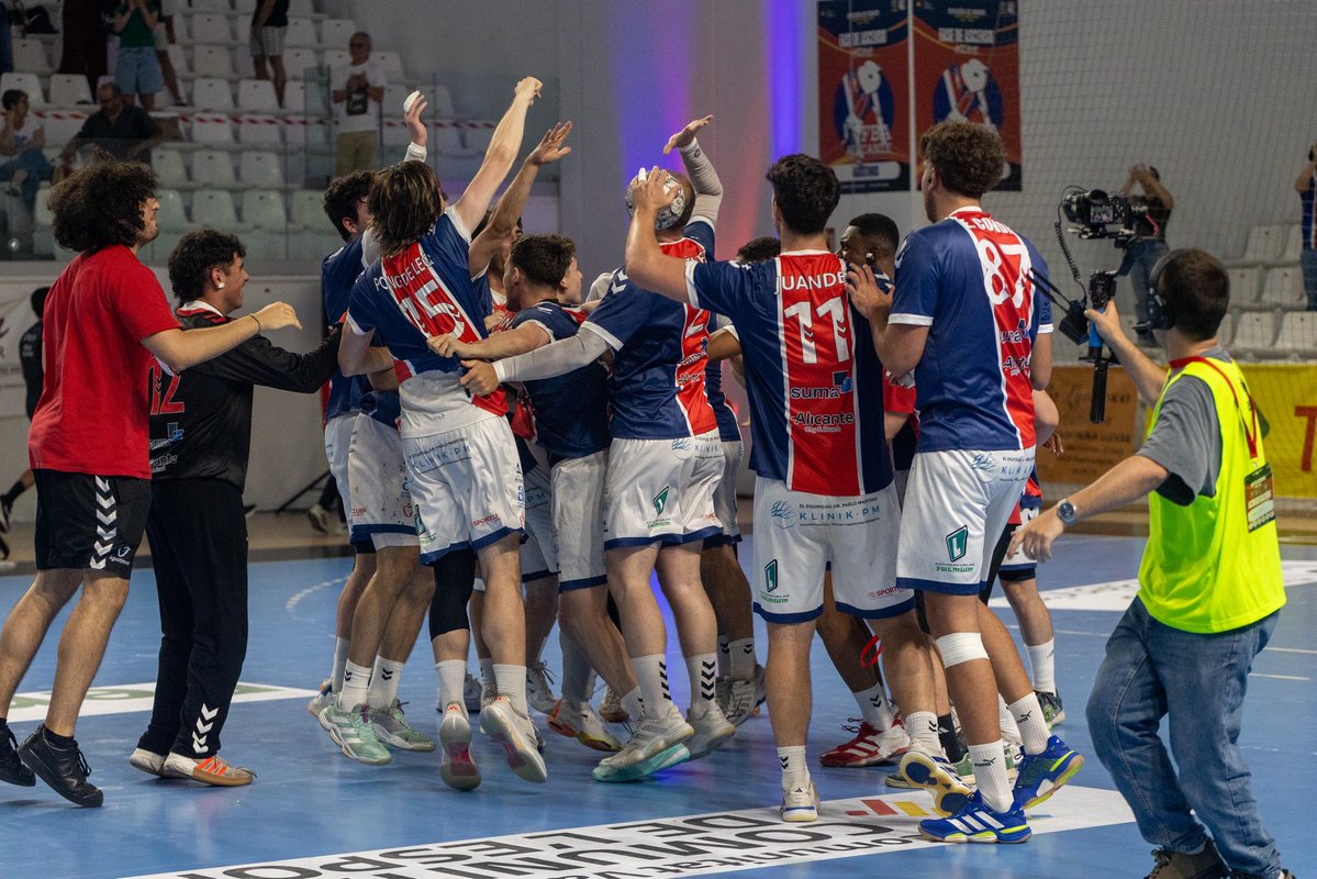 #ComunitatDelHandbol ๐งก๐ tweet media