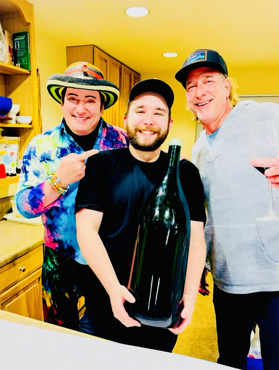 RetroBill's tweet photo. 🗽Wishing 🫵YOU a safe & enjoyable 🇺🇸Memorial Day 
weekend from yours truly and my friends (L. to R.) Tomas Sinor (Winemaker & Owner of Sinor-LaVallee & Uncommon Earth Wines) and Don Carr (Private Chef & Owner of Inspired Dining).

💭REMEMBER and 🫡HONOR the Men and Women of the U.S. Armed Forces that gave the ultimate sacrifice for ✨FREEDOM✨ 

Forever, May it Ring! 🔔 

#MemorialDayWeekend