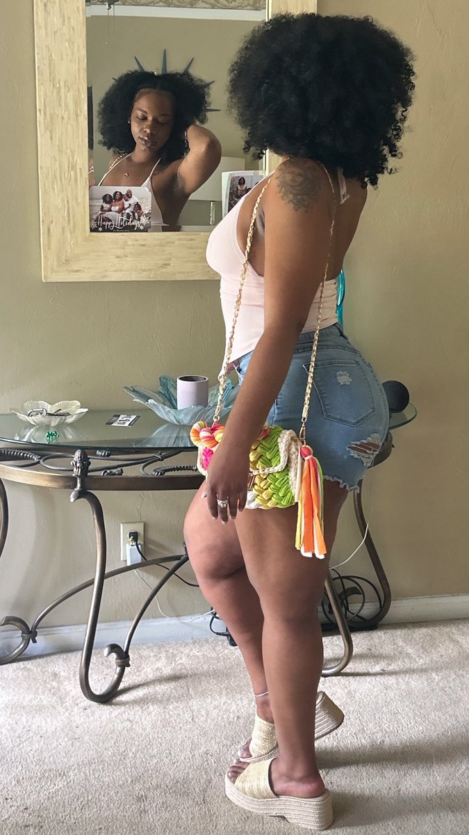 thatflwater's tweet photo. never too much 🌸 https://t.co/49PbxxxOuY