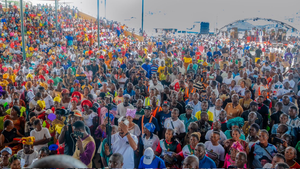 senlokpobiri's tweet photo. PHOTO NEWS: Sen. Heineken Lokpobiri’s leadership inspired massive support across Ekeremor's 12 wards, strengthening confidence in the #RenewedHope agenda of President Bola Ahmed Tinubu and APC victory. https://t.co/TcvLY46cfq