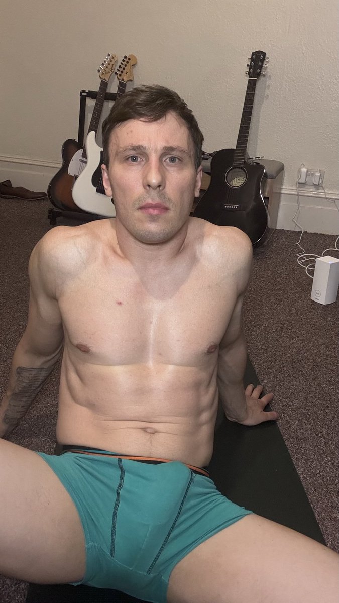 FitMike85's tweet photo. Who wants to do ABS with me 😈? https://t.co/4H6CO09DPP
