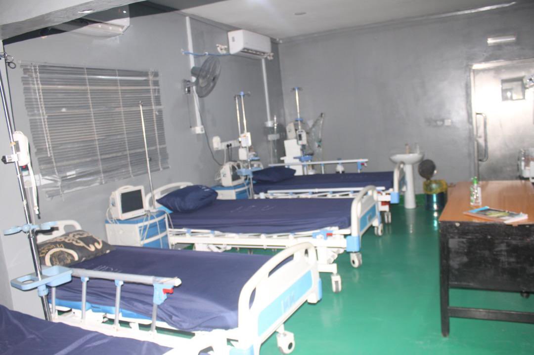 followlasg's tweet photo. SANWO-OLU’S FACILITY MANAGEMENT INITIATIVE BOOSTS HEALTHCARE, ECONOMY - EXPERT 

As part of the ongoing Facility Management (FM) Assessment Tour across public health institutions in Lagos State, the Managing Director of Pillars and Frames Ltd., Mr. Segun Adebayo, has commended the administration of Governor Babajide Sanwo-Olu for sustaining a private sector-driven facility management model that continues to improve service delivery and infrastructure maintenance in government-owned medical facilities.

Speaking during the assessment exercise conducted by the Lagos State Infrastructure Asset Management Agency (LASIAMA), Adebayo described the Governor’s decision to outsource facility management services to competent private firms as “germane and impactful,” noting that the initiative has created measurable value for healthcare institutions and residents across the State.

According to him, Pillars and Frames Ltd. currently provides integrated facility management services within healthcare facilities in Badagry, covering janitorial operations, waste management, environmental sanitation, equipment maintenance, security services, and power supply management. 

He explained that the company operates a multi-layered power support system comprising generator sets, solar energy solutions, and electricity supply from Eko Electricity Distribution Company to ensure stable energy availability within the medical facilities.

Adebayo, who is also the immediate past President of the International Facility Management Association, IFMA Nigeria, stressed that uninterrupted power remains critical to efficient healthcare delivery, especially in hospitals where medical operations require a constant electricity supply. 

While acknowledging the progress already made under the current administration, he emphasised the need for sustained investment toward achieving round-the-clock power availability in healthcare institutions. He added that the combination of alternative energy systems and public electricity supply has significantly enhanced operational stability in the facilities under their management.

On environmental sanitation and medical waste management, the facility management expert disclosed that the company adheres strictly to professional waste segregation procedures, particularly for hazardous medical waste. “We ensure that medical waste is properly segregated using designated yellow bags, while our staff members undergo regular training to maintain high environmental and safety standards,” he stated. 

Adebayo further revealed that the company currently maintains a workforce of 55 personnel, including security operatives, cleaners, mechanical engineers, and technical officers responsible for handling critical clinic equipment.

The Managing Director also praised the maintenance culture being institutionalised by the Lagos State Government through LASIAMA, describing it as a strategic initiative that is simultaneously preserving public infrastructure and stimulating economic opportunities for skilled service providers.

According to him, the initiative has not only strengthened healthcare support services in Badagry but also created employment and economic empowerment opportunities across Maternal and Child Care (MCCs) throughout Lagos State.

Adebayo, therefore, urged the State Government and the General Manager of Lagos State Infrastructure Asset Management Agency to sustain and expand the facility management framework to other public institutions in Lagos, noting that the policy has proven effective in improving operational efficiency, infrastructure sustainability, and quality service delivery to residents. 

@jidesanwoolu @drobafemihamzat @infoLASIAMA @gbenga_omo @gboyegaakosile @LanreBajulaiye @BarrBimbola @Mr_JAGs @Riddwane
#AGreaterLagosRising 
#LASG