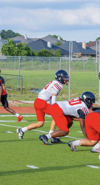 logan8renfrew's tweet photo. I had an amazing time playing my first ever highschool spring football game, cant wait for season #makingplays #TXHSFB #OLB #HHknights #grind
@MarkHum7
@HHKnights_FB https://t.co/MYRU4yVeKH