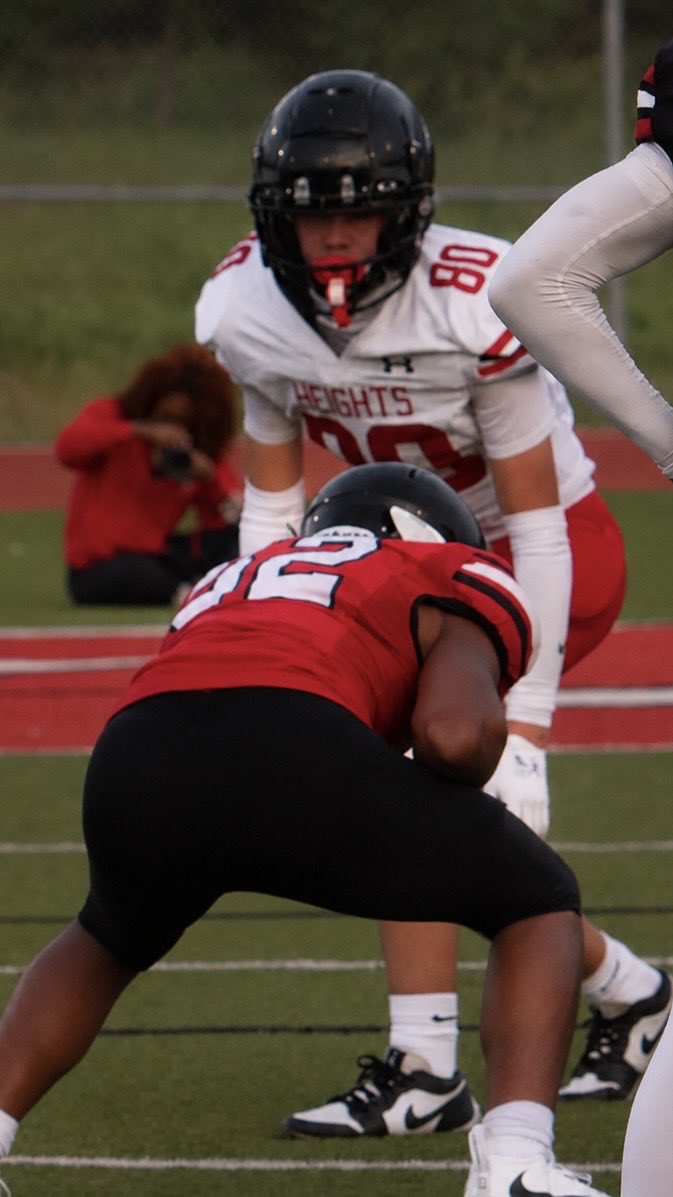 logan8renfrew's tweet photo. I had an amazing time playing my first ever highschool spring football game, cant wait for season #makingplays #TXHSFB #OLB #HHknights #grind
@MarkHum7
@HHKnights_FB https://t.co/MYRU4yVeKH