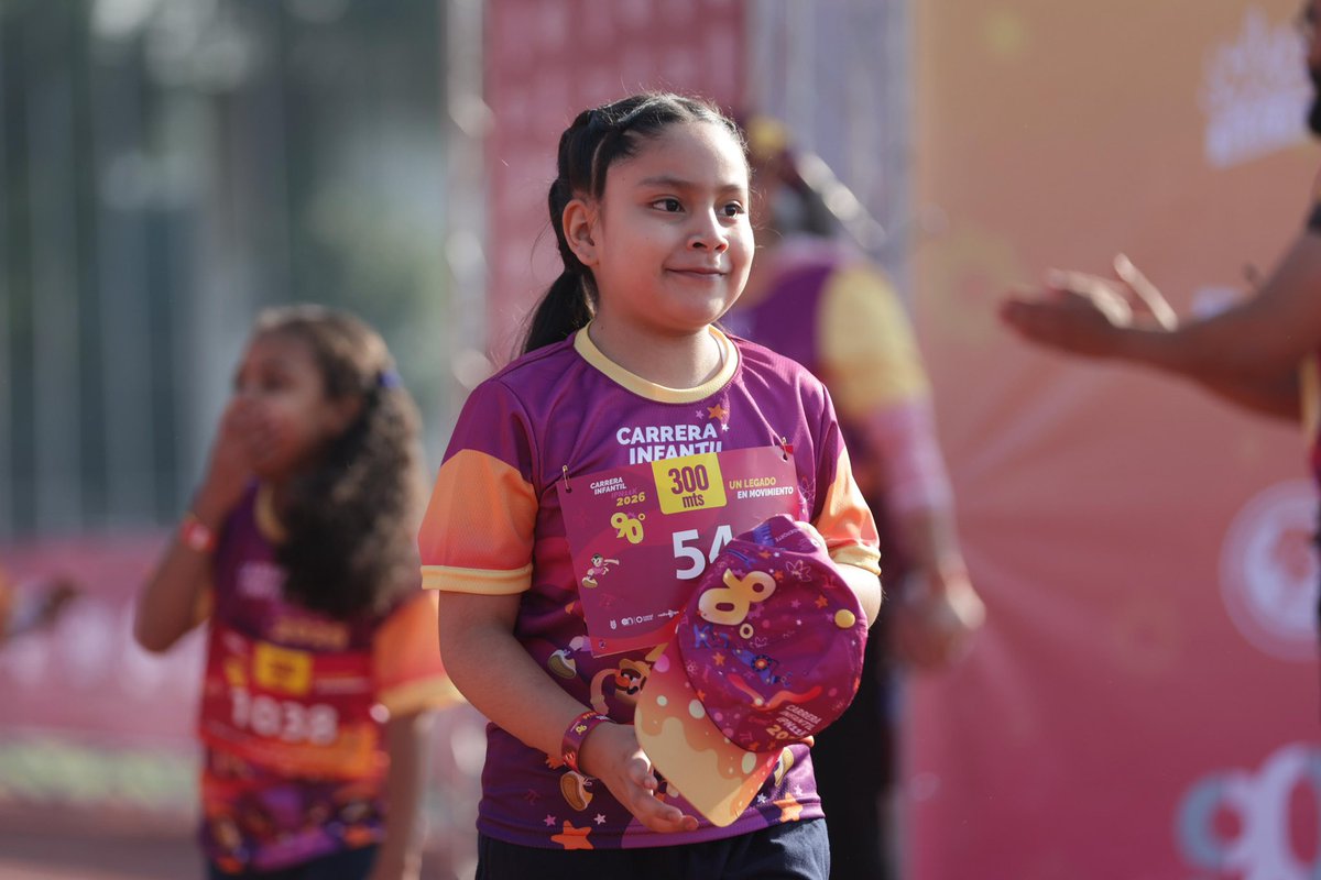 PCGuindayBlanco's tweet photo. Las sonrisas más grandes también forman parte de esta gran meta. 📷📷📷
Nos llena de orgullo ser parte de la Carrera 11K Infantil, un espacio donde la alegría, la convivencia y el espíritu deportivo unen a las nuevas generaciones.
Desde Patronato Corazón Guinda y Blanco, reafirmamos nuestro compromiso de seguir impulsando iniciativas que dejan huella y hacen posible experiencias que inspiran a niñas y niños a soñar en grande. Por que el Corazón Guinda y Blanco también corre contigo.📷
#11KInfantil #CorazónGuindaYBlanco #SomosPolitécnico #JuntosHacemosMás