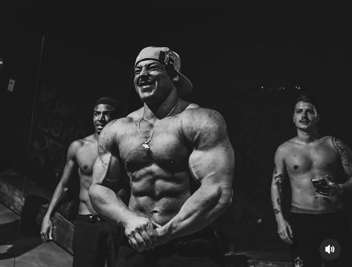 PautaClube's tweet photo. LUTO 🖤
É assustador como a vida muda em questão de horas…
Há 2 dias o Gabriel postou um vídeo no TikTok mostrando que tinha tirado o bigode… hoje recebemos a notícia da sua morte. 😔
#GabrielGanley #luto #Ganley https://t.co/zqzbtOHcD9