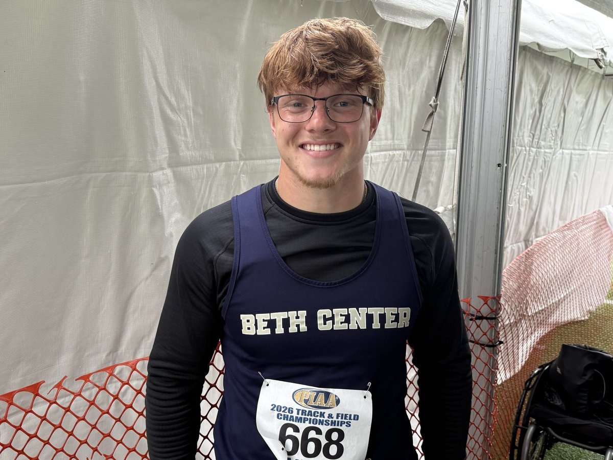 BREAL412's tweet photo. What an amazing season for this guy. Deakyn DeHoet is now a double winner in the Class 2A sprints at the PIAA championships‼️ After running a 10.51 to win the 100 earlier today, DeHoet goes 21.29 in the 200, both personal records. Fastest man in the state 🏆🏆 https://t.co/fjfgBqx2Su