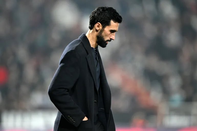 a7maad_mas's tweet photo. شكراً اربيلوا ، اتمنى لك التوفيق في مسيرتك التدريبية. 

معك شفنا افضل اداء للكاستيا من سنوات ،  و معك انتهى الموسم الأكثر غرابة و دراماتيكية في تاريخ ريال مدريد و أكيد مش بالطريقة اللي كنت وكنا نتمناها. 

و يكفي انك مدريديستا مثلنا تماماً @aarbeloa17 🤍 https://t.co/u7c4zv8vmk