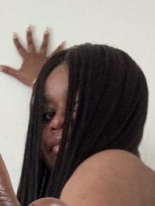FACECARDII's tweet photo. @MlSAKlMARAJ pretty where😭 https://t.co/Qca6fuc9RJ