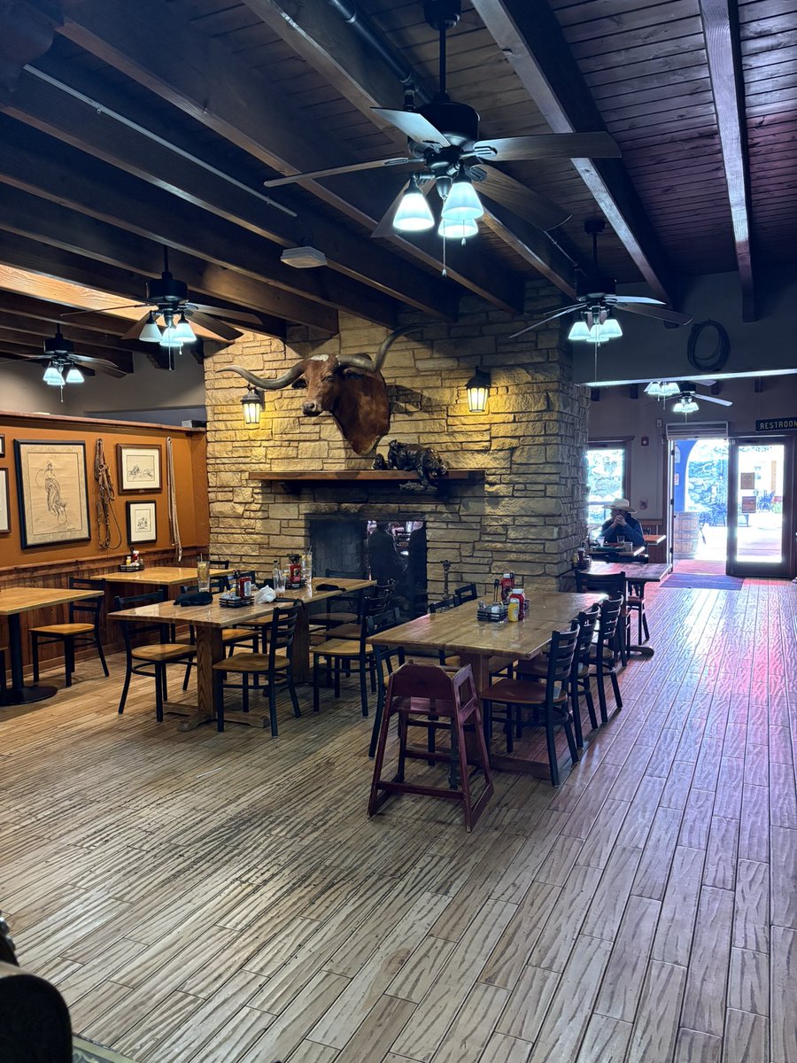 CLE_Steve's tweet photo. The St. James Hotel, Cimarron, NM 🤠 https://t.co/DlAXzqOJKx