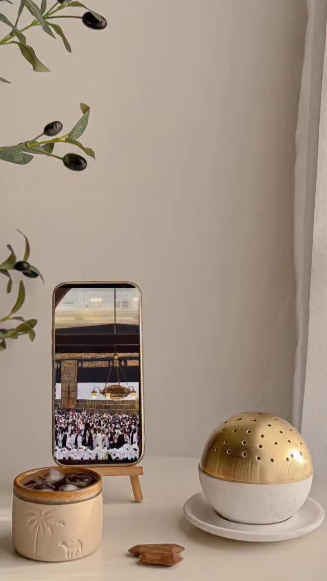 roroah2_2's tweet photo. "ولِتكبّروا الله .. 
 الله أكبَر في قلوبنا أولا، أكبر من
كل آلامنا ومواجعنا، أكبر من 
مخاوفنا، وأكبر من جراحنا".
#عشر_ذي_الحجة 
#العشر_المباركه https://t.co/RRwUnbBsC2