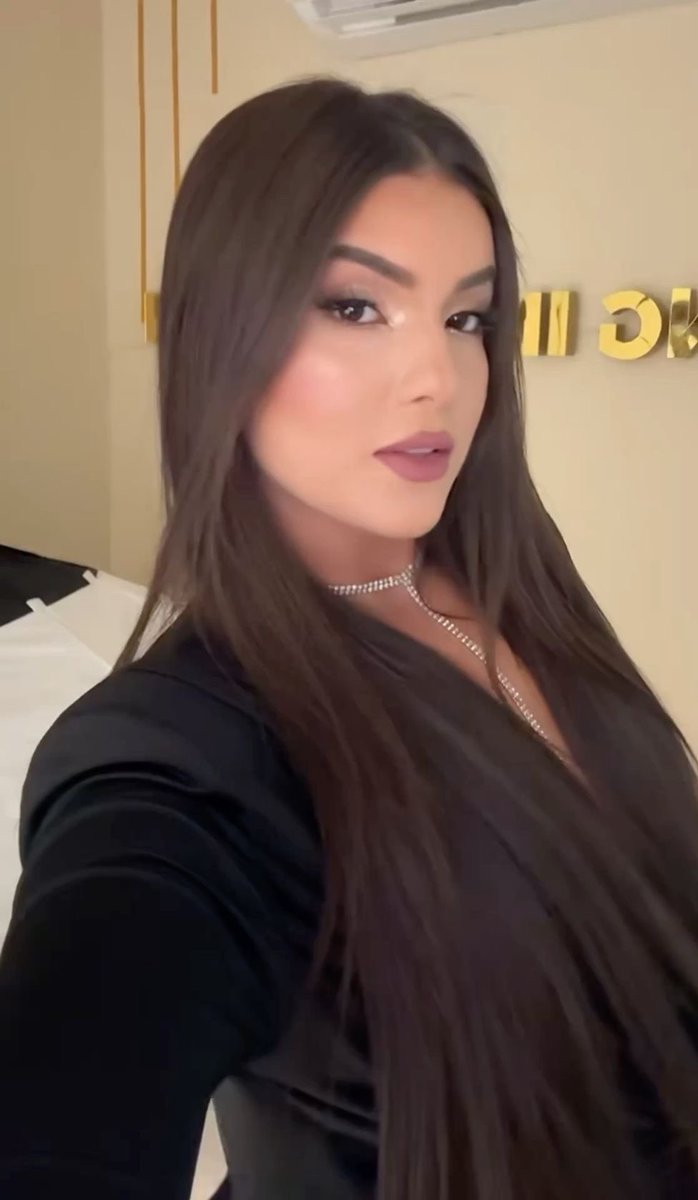 Júlia tweet media