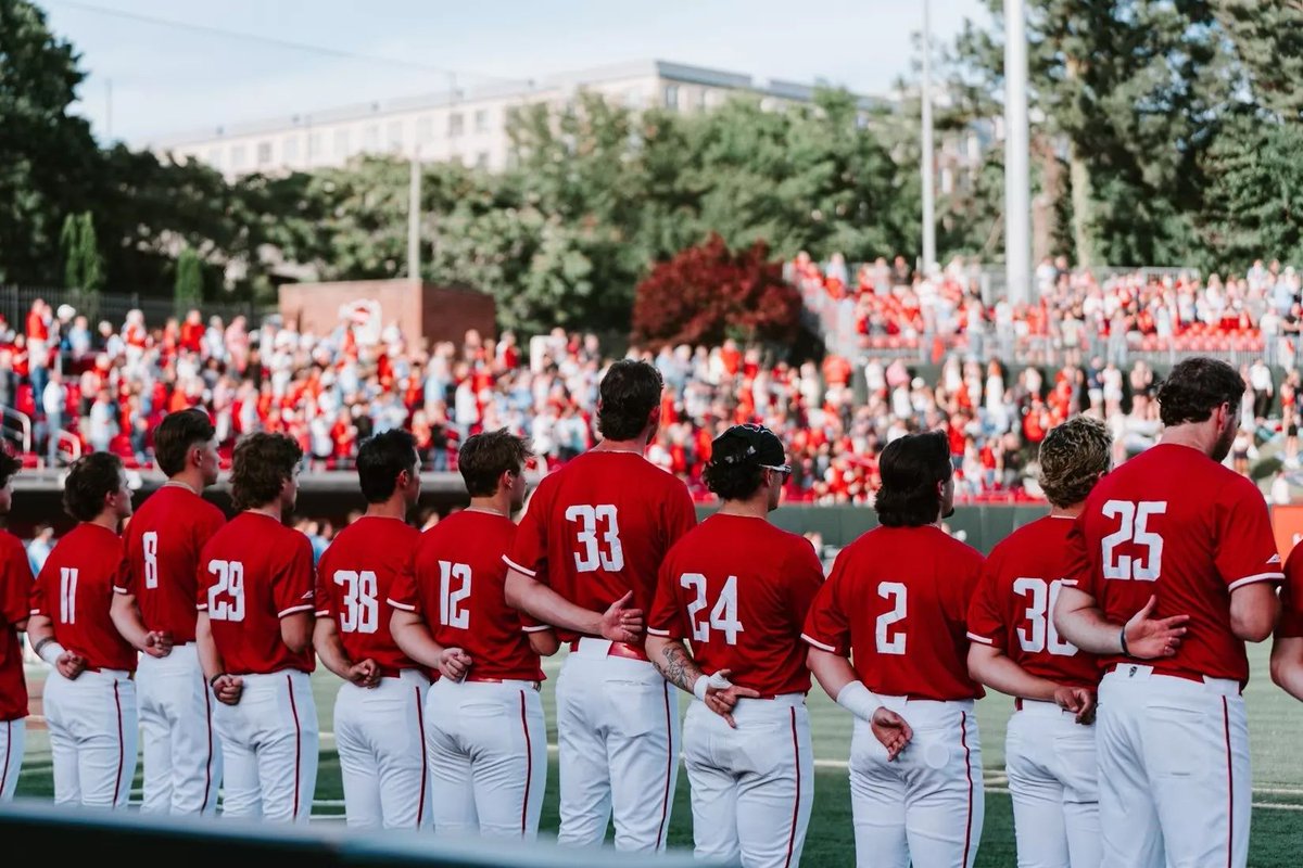 d1baseball's tweet photo. D1Baseball May 23 Last Four In

61. @ECUBaseball
62. @UKBaseball
63. @NCStateBaseball
64. @Pitt_BASE

🔗 https://t.co/OZDzDNiHNP https://t.co/wtaq1CVy0o