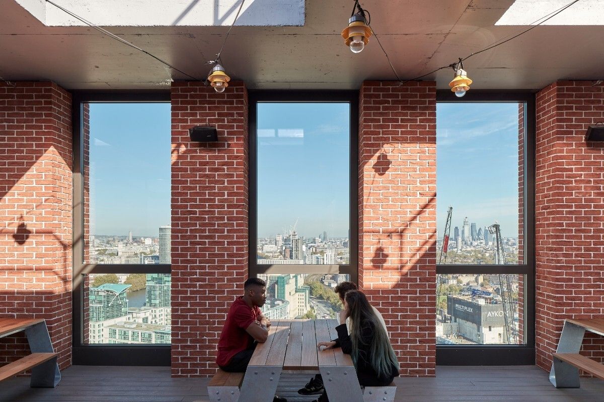 KingsResidences's tweet photo. PG living by the riverside 🏙️. Vauxhall offers modern rooms in one of the city’s most exciting riverside neighbourhoods — with iconic views, green spaces, &amp; cultural landmarks all within walking distance. 

(PG-exclusive, GradPlus)

🔗 Explore Vauxhall: https://t.co/AN0dYxOqml https://t.co/RWD97wKUut