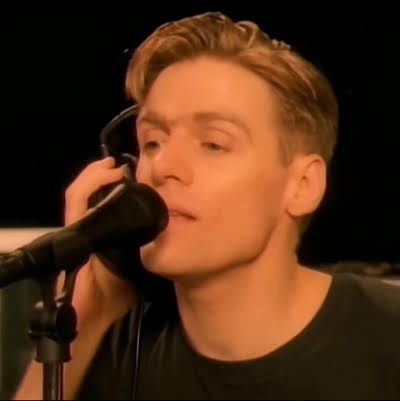 _Rkrd_'s tweet photo. Por mas que pasen los años yo siempre me imagino a bryan Adams asi cuando suenan sus canciones, aunque el compa ya esta mas viejo. https://t.co/0xEwnI2Nv1