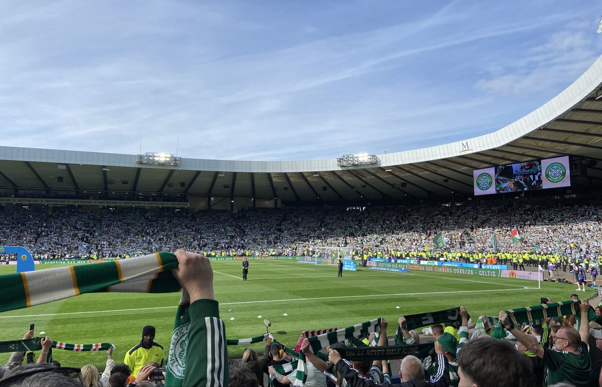 _dgallagher99's tweet photo. Scottish Cup Final.

🏆🏆 https://t.co/t4yDzh7dIM
