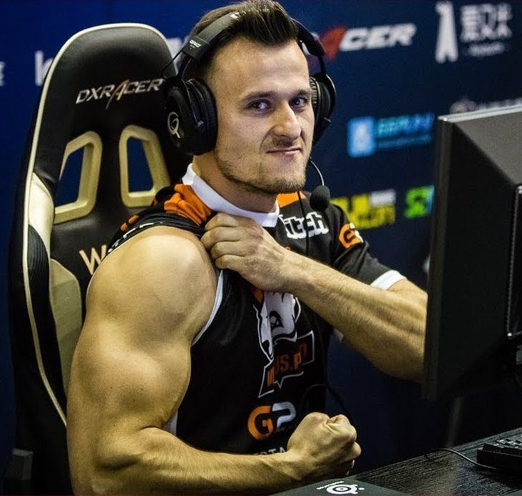 zekuu23's tweet photo. @bialyj_ dobrze mu kurwa powiedział, jak się ma napinać do MVP majora to niech wypierdala na front fajnywafel fajnywafel https://t.co/XF1rac0KBS
