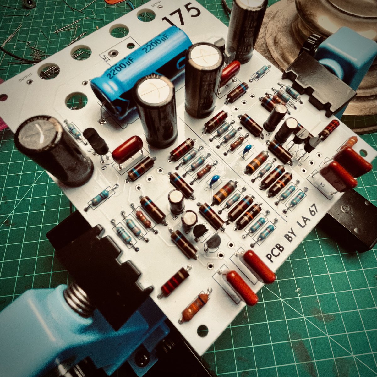 Midiizer's tweet photo. la Sesenta y Siete 175 stock build. Next one will be orange drop on one side and tropical fish caps on the other. LA67 - 175 sounds great! https://t.co/sypU7t7ZLx