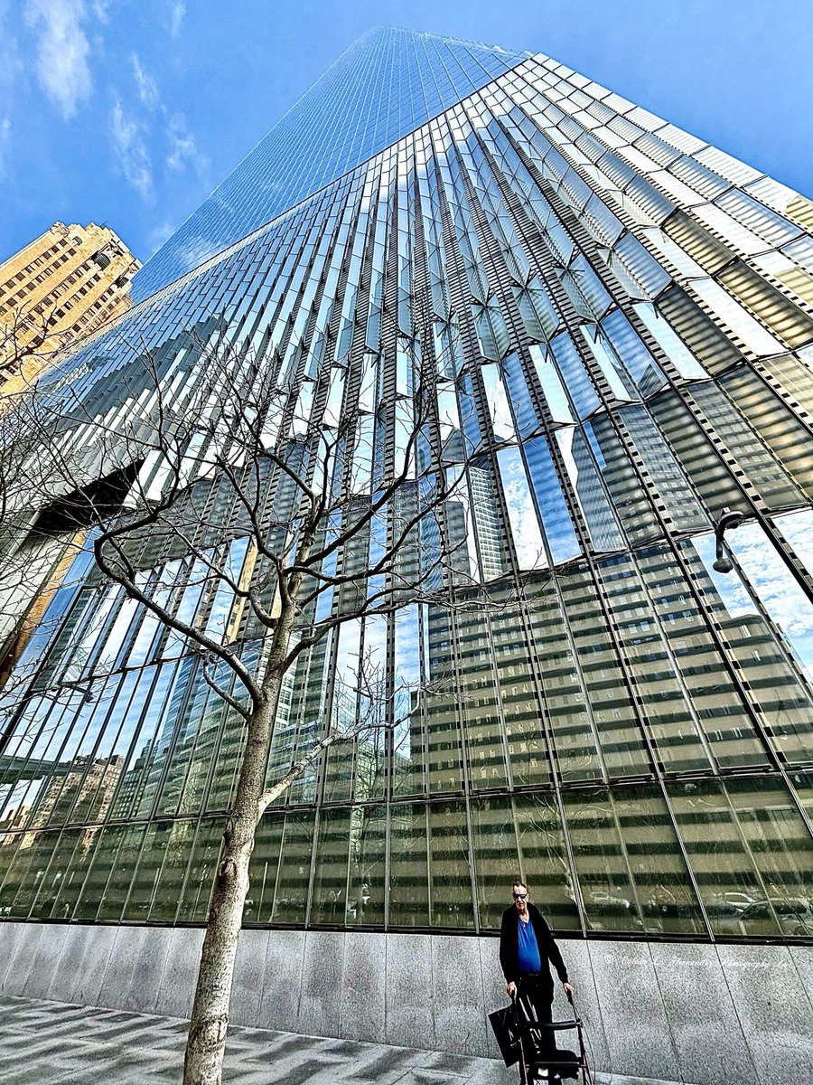 Vision_I_See's tweet photo. My father to scale with One World Trade Center behind him. https://t.co/8p3LLtCEb8
