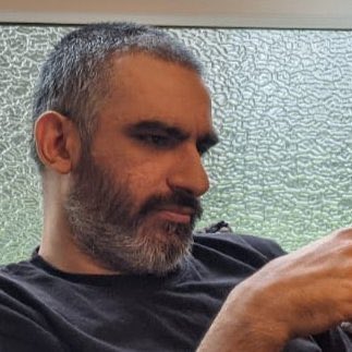 sadezist81's tweet photo. بزرگوار هرجا حاشیه‌و‌جوگیر بازی باشه به سرعتی شبیه نور فاصله میگیره
همیشه ام بدون ادعا کنار ملت ایران ایستاد
نه توقعی داشت
نه وارد حاشیه ای شد
با سکوت و رفتارش ثابت کرد کجاست
خیلی مردی سروش
@HichkasOfficial https://t.co/SWDmBTrPMb