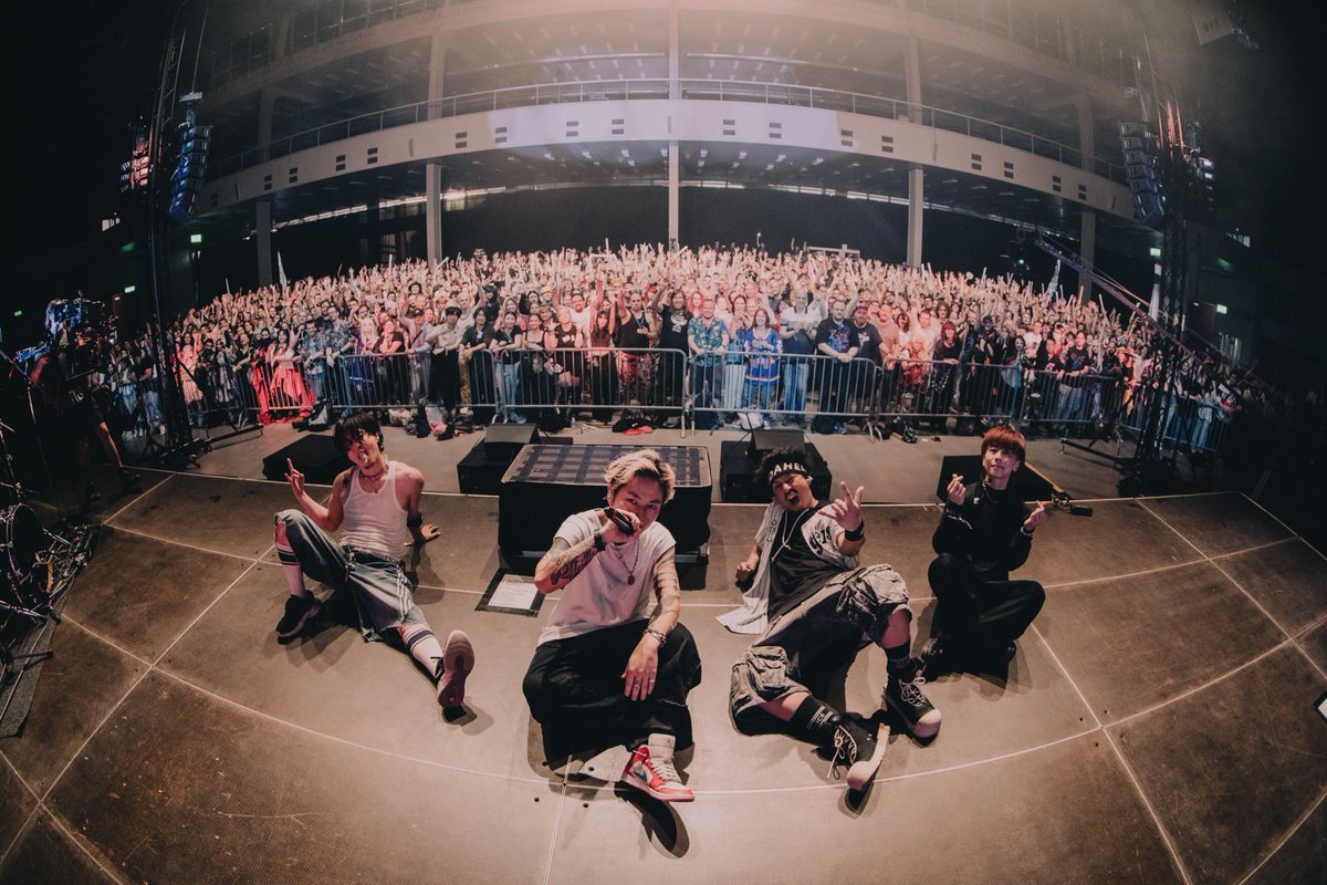 ash_ashdahero's tweet photo. またひとつ国境を扉に変えてきた

チェコのみんな、ありがとう！

忘れられない夜になったよ

Brno, thank you for an amazing night!
Česko je nejlepší!

@animefest 
#afcz26
#ASHDAHERO https://t.co/8hTguwno67