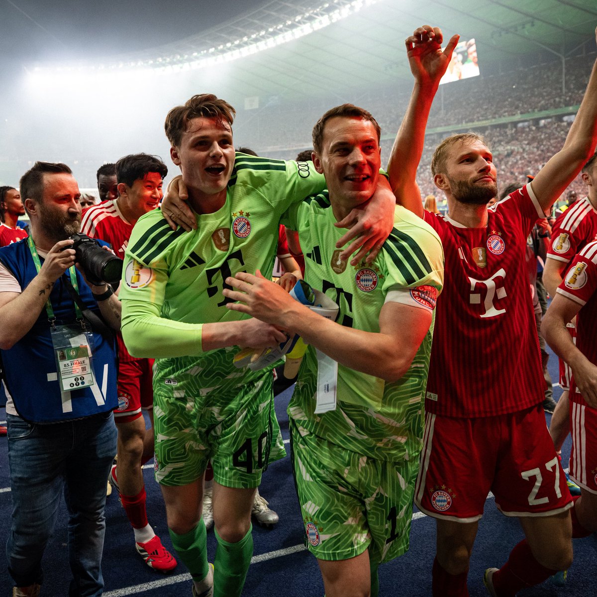 lolli_floo's tweet photo. FC Bayern Pictures that Go hard 🥶

#fcbayern #dfbpokal https://t.co/SS6iAfGEzJ