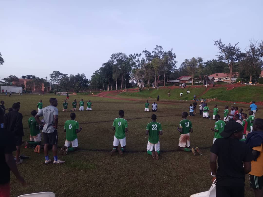 AnchorsFC's tweet photo. Dear @thengoleague, respectfully, the pitch has healed, the boots are dusty, and our weekend stress reliever is gone 😭
Even the players have started holding prayer sessions on the field at this point 😂

When are we kicking off again? The fans are suffering.”
#TNL6 #AnchorsFC https://t.co/M3NZPtaenE
