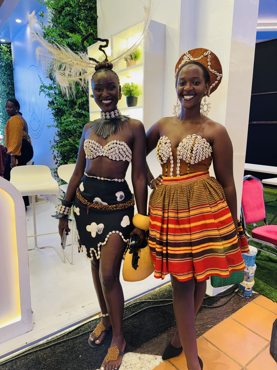 ImmacShantel's tweet photo. Ask me about Uganda and I will take you home.
#Local Tourism voices.
#Daugher of Rich Ancestors. https://t.co/Ml6HauGGor