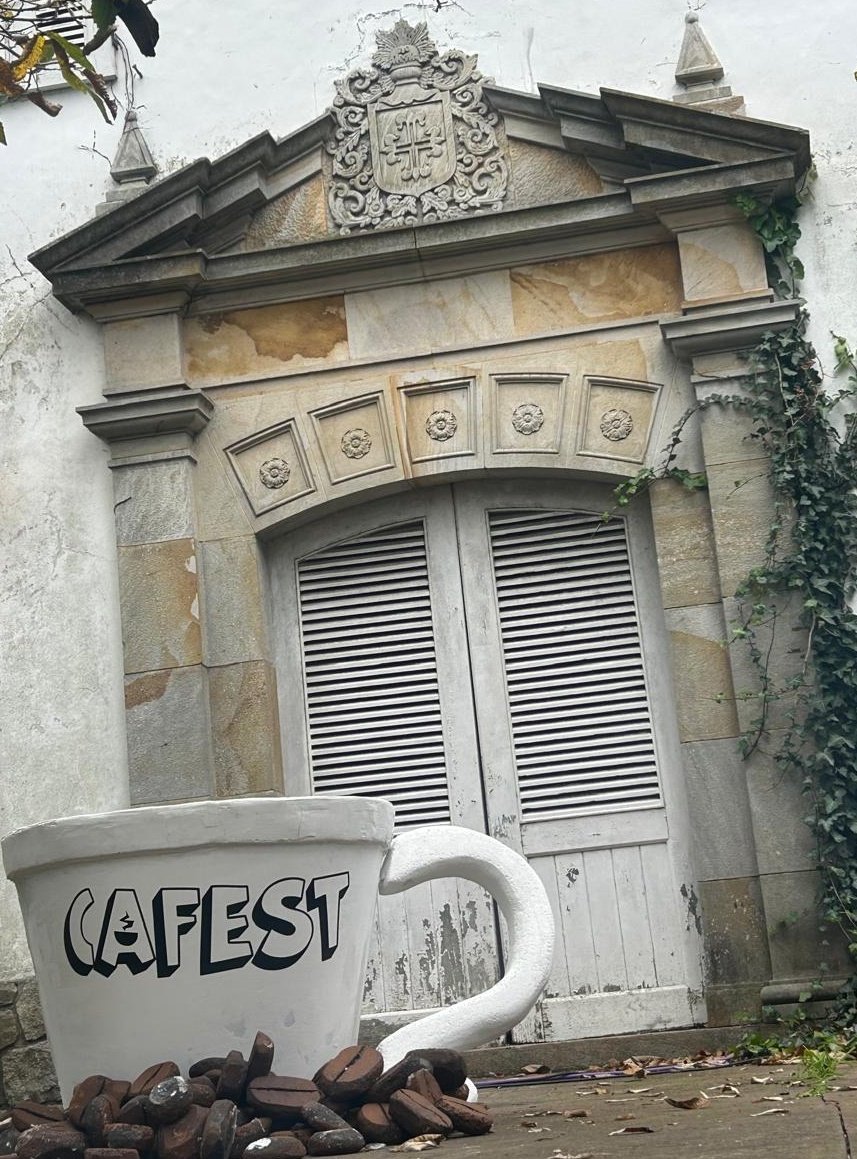 PRENSAOSSE's tweet photo. ☕️ 🎵 Sí, estamos acompañando una nueva edición del CAFEST.

✅️ Hasta las 21 hs en Villa Mitre y Villa Victoria, música,  café y agua 😉. ¿Venís a hidratarte con nosotros? https://t.co/0TpVr6eUAp