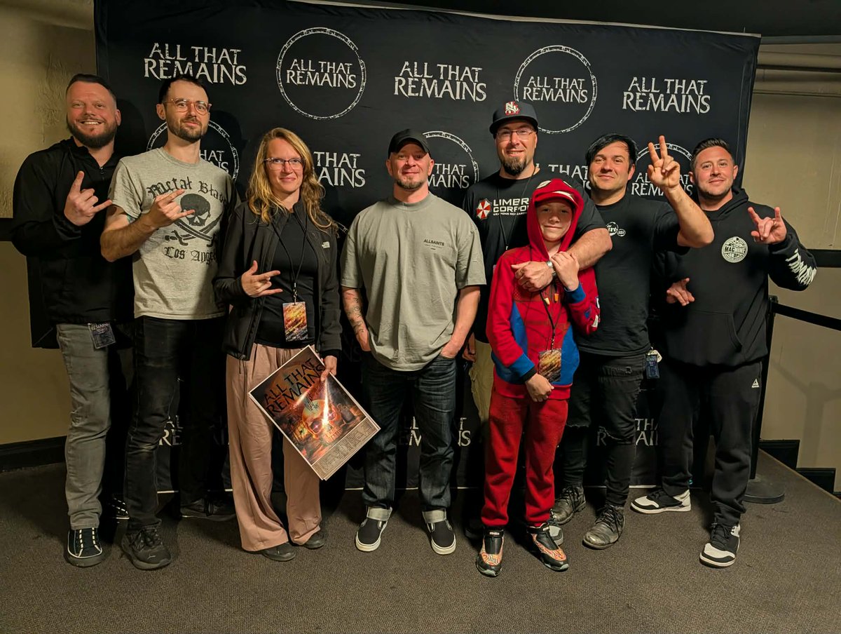 janinereneb's tweet photo. Brought my son for his first concert! Wish we could have talked to the band longer. Stay safe https://t.co/0h4vr4tDTF