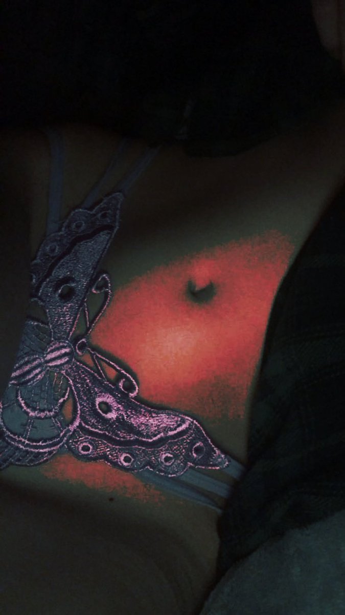 IMM0RTALSLUT's tweet photo. ㅤ

             ✱         ◞         Que  no  se  note  que  le  fascinan  las  mariposas. 
⠀ ⠀
⠀ https://t.co/f5AAfvmOFL