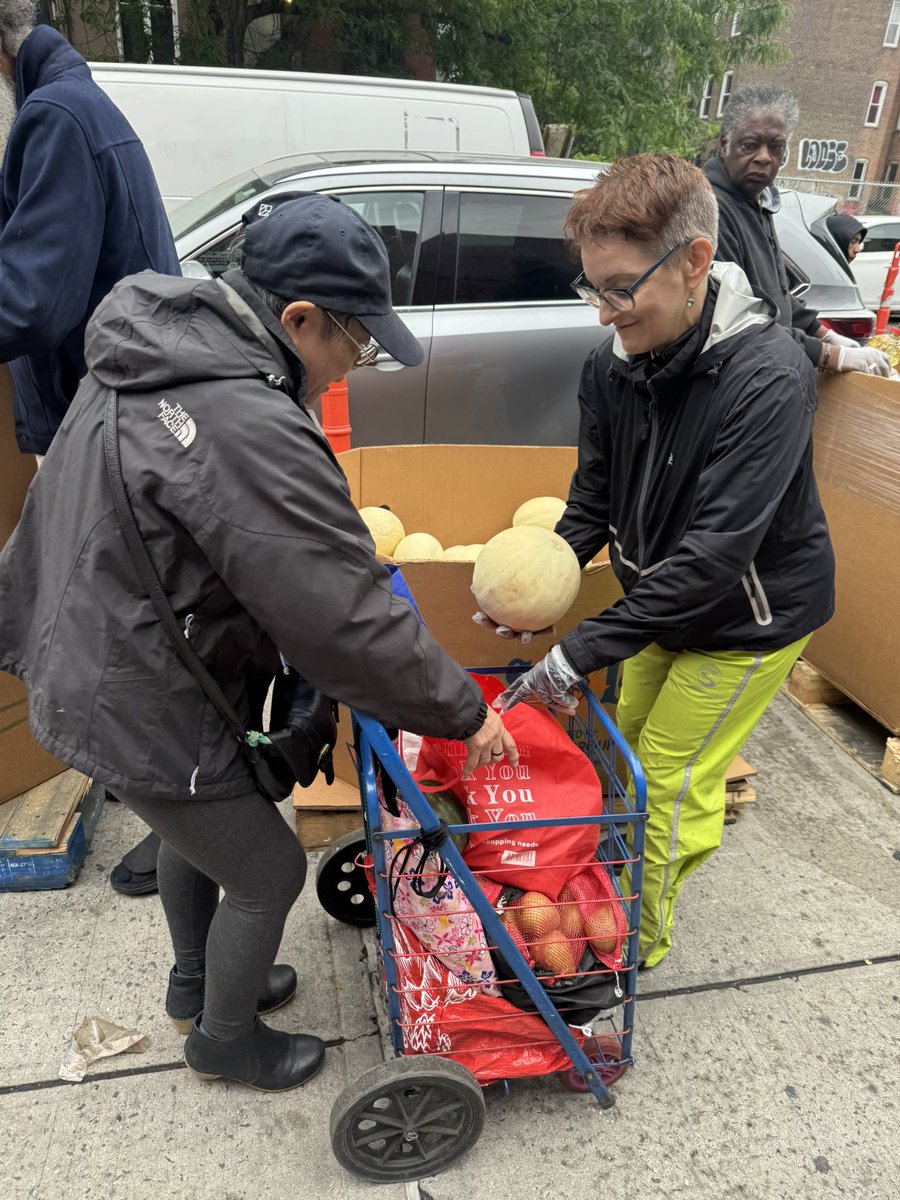 opendoorflc's tweet photo. Food Pantry Recap! 🥕🥖🥫

All are welcome! If you need groceries, we’re here to help.

📍 999 Greene Avenue, Brooklyn, NY
🗓 Saturdays | ⏰ 8:30 AM – 10:30 AM

🤝 https://t.co/H3qr62tf8a https://t.co/KBeqwogHEd