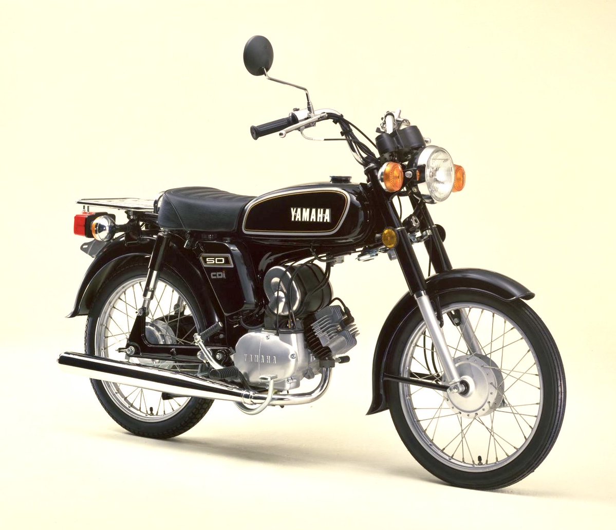 右下カラーのアップマフラー限定車持ってた。 （後輩が要らないって