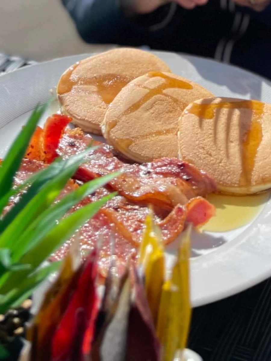 AndreaSmart93's tweet photo. @EugenesSnackBar open for breakfast Saturday mornings 9.00- 12.00 starting Saturday 13th June
@evrfc @TheWelfareEVRFC https://t.co/Q7xHL9ClHr