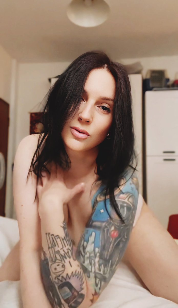 marystuartph's tweet photo. Back on OF with brand new videos for all my subscribers 🩵🤍

https://t.co/NmgiudCrcd

#TaylorSwift #adult #fypシ゚viral #danceface #feet #kinky https://t.co/Yw8ljZFELF