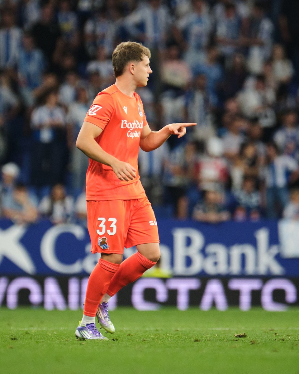 RealSociedad's tweet photo. 🔙 Cuánto nos alegra verte de vuelta, Rupe. 🤗

✊ Lo mejor está por llegar. 💪 https://t.co/h55gdZx4jF