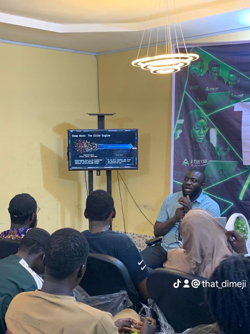 dimejirsq's tweet photo. Just left a tech meetup and this realization hit hard: Distractions aren’t just movies or noise. Sometimes they're "productive."

​Learning a random new skill or reading tech docs instead of finishing your core project is still a distraction. 🧵 👇 https://t.co/KZNDo1hZ0S