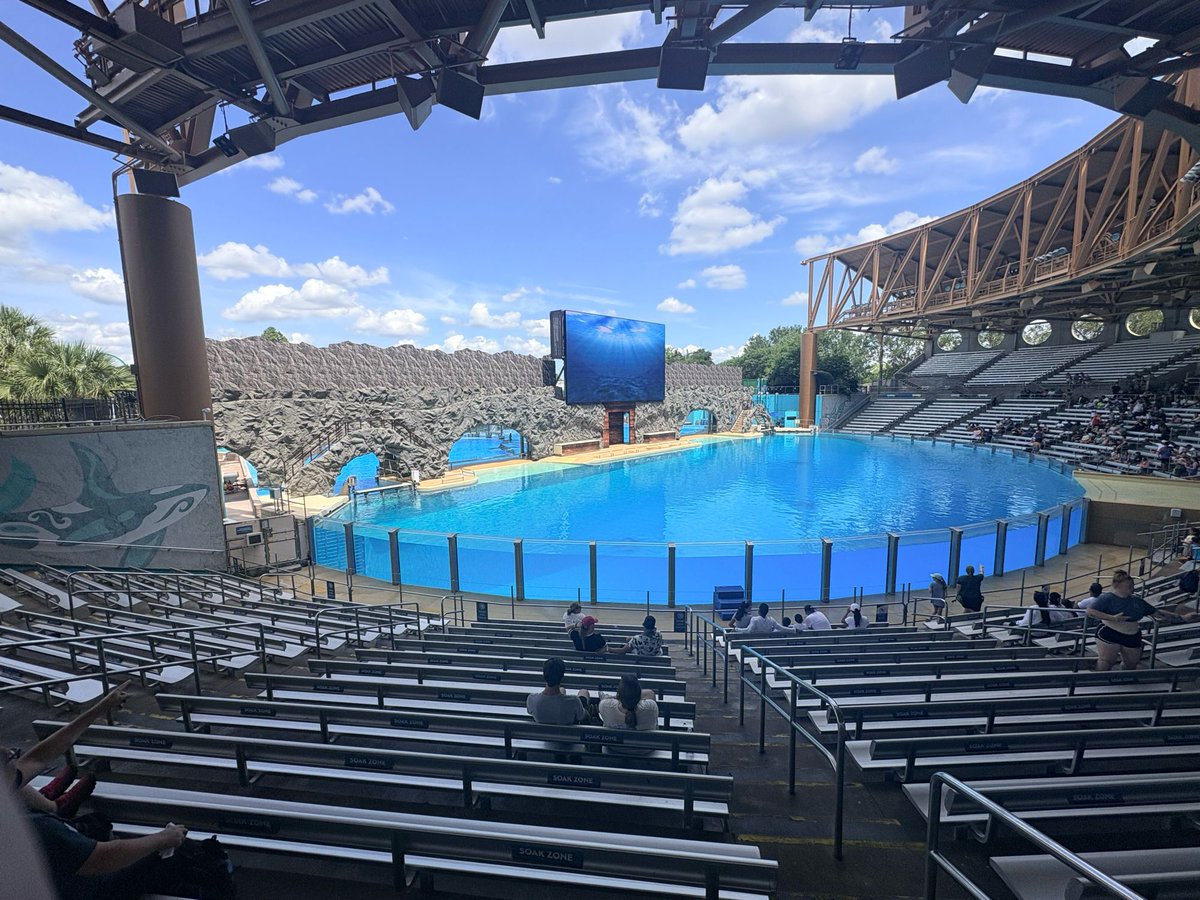 floridathrills's tweet photo. A look at the current progress for the orca stadium… #seaworld #seaworldorlando #shamu https://t.co/pC05NjKFDG
