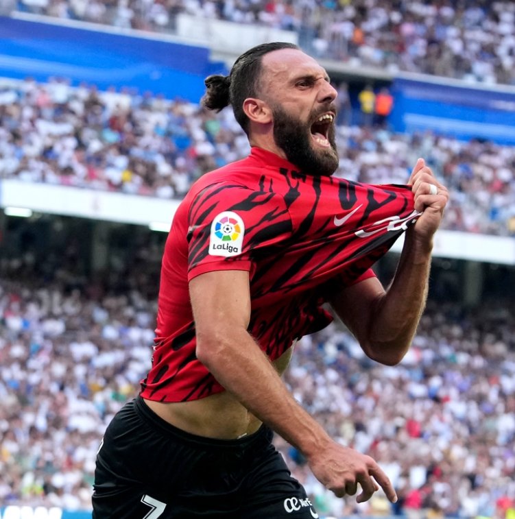 isacohen10's tweet photo. Mallorca est relégué mais leur attaquant #Muriqi a fait une saison remarquable avec 23 buts. Bien sûr il va y avoir de la demande mais il n'est pas jeune (32 ans) et c'est peu probable qu'il soit invité par un cador. Ce serait intéressant de voir un tel joueur à #ASM #ASMmercato https://t.co/ALwRJEihdl