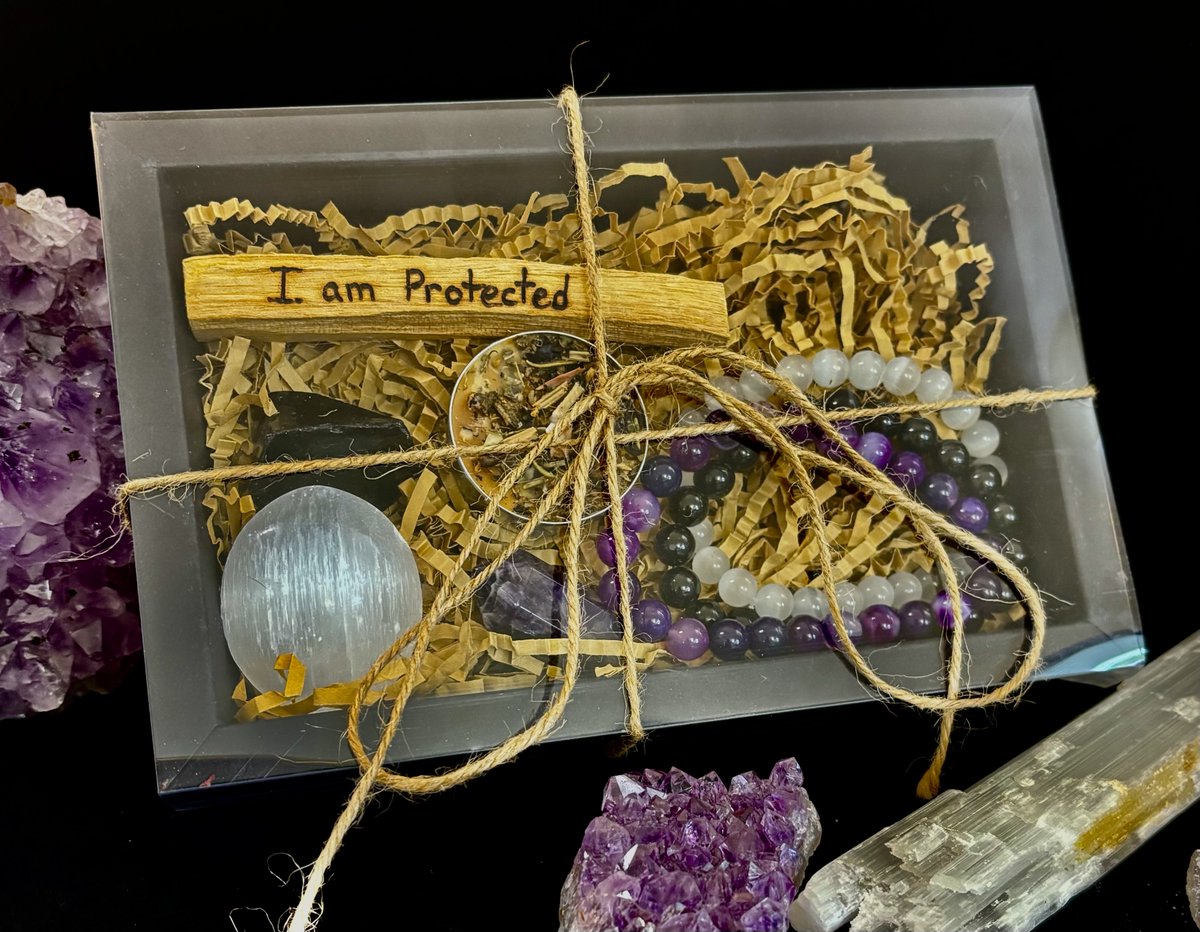 Wicked_Fabulous's tweet photo. ✨ More than a gift — an experience filled with intention, healing energy &amp; meaningful rituals. Our Reiki-infused natural stone bracelet gift boxes are designed to support self-care, confidence, calmness &amp; empowered living. 💖🔮

#CrystalHealing #GiftIdeas https://t.co/HPUrzBhIZi
