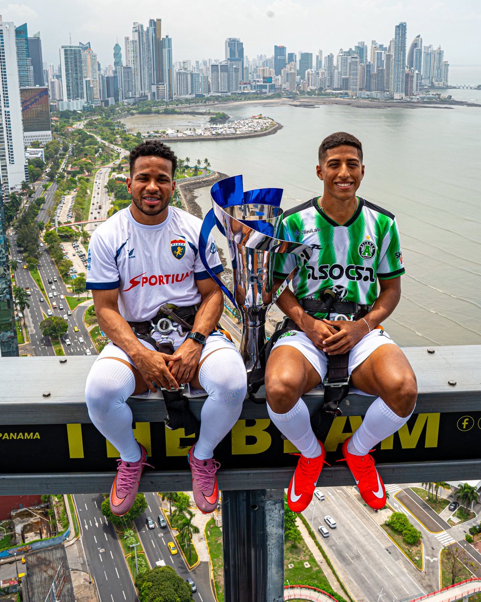 LPFpanama's tweet photo. 𝙌𝙪𝙚 𝙫𝙞𝙨𝙩𝙖 🤩

Los jugadores José Murillo del @cdplazaamador y Heuyin Guardia del @alianzafc juntos con el trofeo de #LPFTigo 🏆 en “The Beam” del @poinpanama de cara a su próximo enfrentamiento en la Gran Final del TC2026 🎉🙌

#NuestroFútbol #NuestraFinal https://t.co/Zq2ioJzHTj