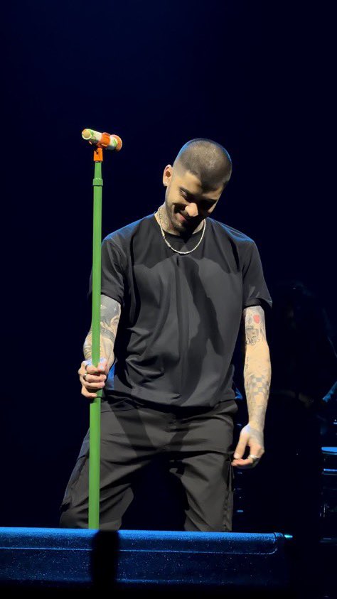 OT5DTour's tweet photo. Zayn looking so happy tonight!

via @hadassahhh 

#ZaynAtTheO2 #KONNAKOLLondon #KONNAKOLTour

23/05/2026 https://t.co/z8PTTcd8dS
