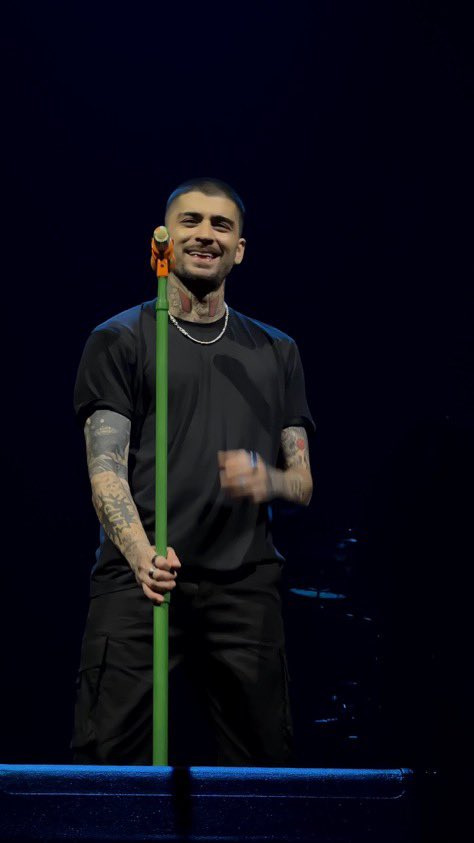 OT5DTour's tweet photo. Zayn looking so happy tonight!

via @hadassahhh 

#ZaynAtTheO2 #KONNAKOLLondon #KONNAKOLTour

23/05/2026 https://t.co/z8PTTcd8dS