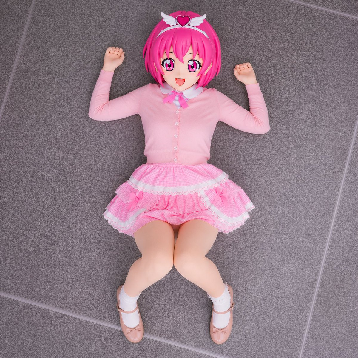 wtraikig's tweet photo. 色々なポーズで画像生成してみました。
実際の某ピンクの着ぐるみさんに、こんなポーズをお願いすることはできませんが、
こうやって指示���てプライベート撮影会みたいなことができちゃう…いい時代になりました😝
さて、次はどんなのを妄想して画像生成しますかねぇ～
#kigurumi #スーツアクトレス https://t.co/QjRcZtU0fd