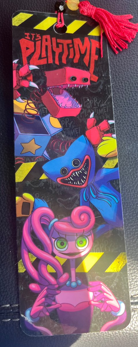Crystal_lynxes's tweet photo. Found this lovely book mark 
Has my top 3 favorite ppt characters https://t.co/Rayfvr8EGY