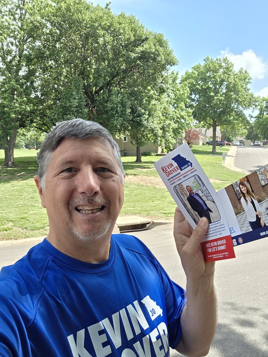 GroverforMO's tweet photo. Great day talking with voters about MO's future. 💙

People want government that works for everyone — not just the well-connected few.

Amend. 5 shifts taxes from payday to everyday, raising costs on working families and seniors.

#MOHD30 matters.

Help us flip this seat.
#moleg https://t.co/eMEIOEzUvd
