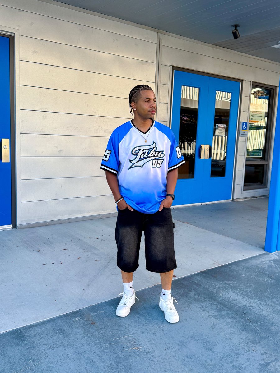 KevinROMAR's tweet photo. Had to bring it back one time @FubuClothing 🔥 https://t.co/8hDQn9Xjzr